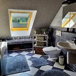 Wellnessparadies Mit Sauna Und Whirlpool By Interhome Feriehus *